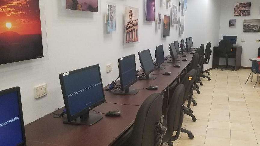 Abren Centro Tecnológico en Aguadilla