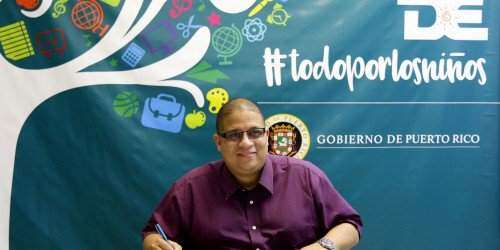 ‘El Father’ le aconseja a La Taína que regrese a la iglesia