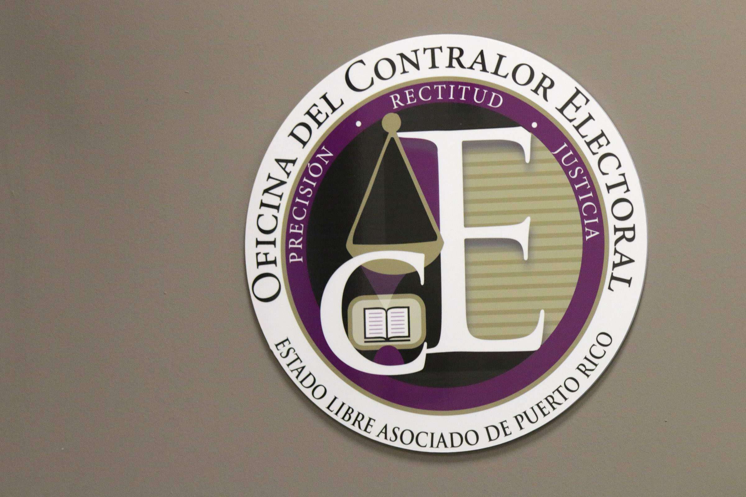 Álamo pide reconsideración a multas emitidas por Contralor Electoral