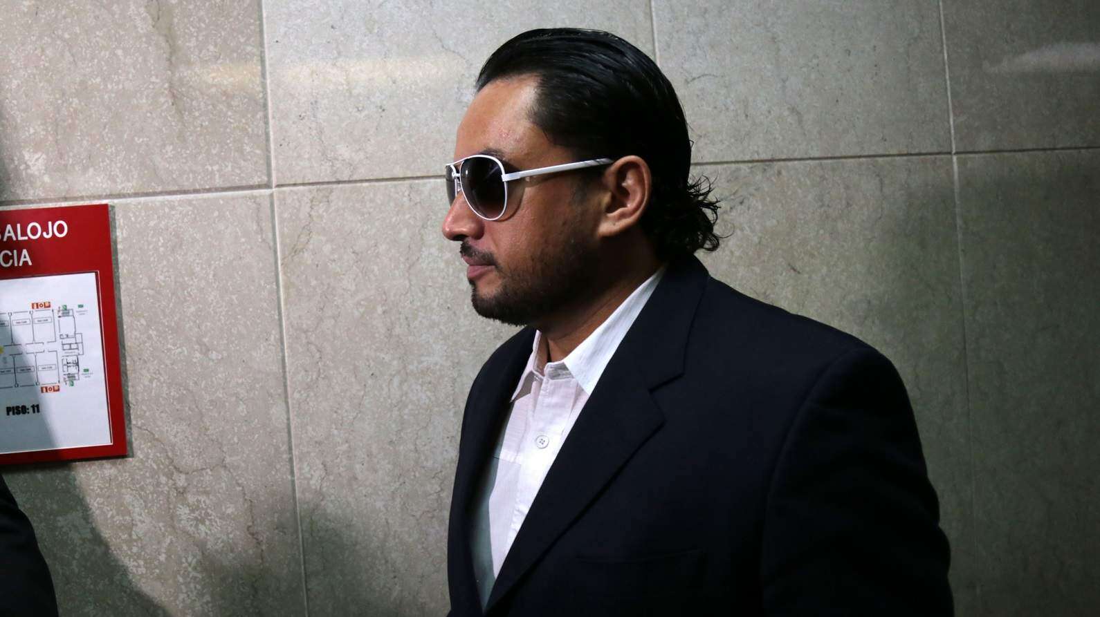 Asistente de Manny Manuel regresa en silencio a P. R.