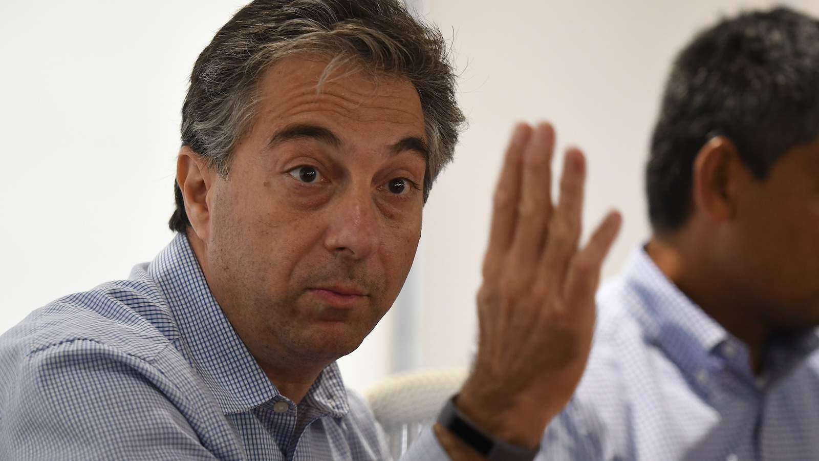 Rehenes los clientes y Telemundo, según Liberty