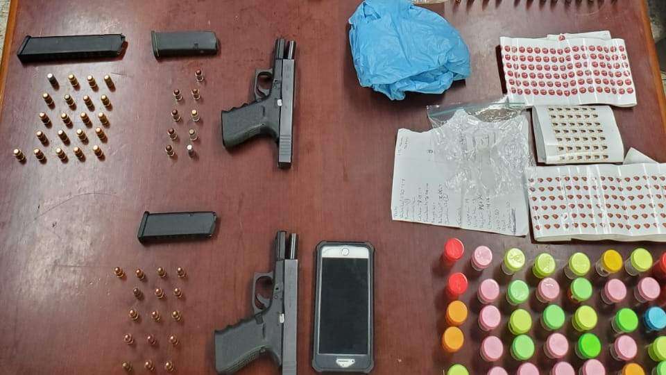 Allanamientos culminan con más de una docena de arrestos