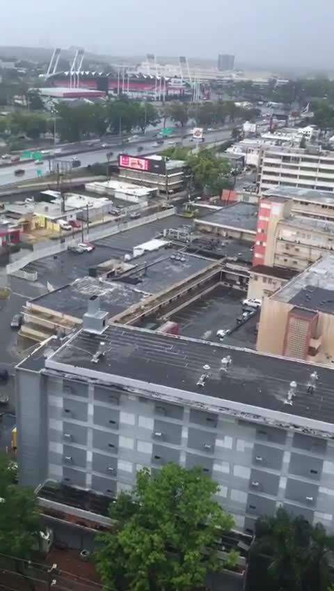 Se inunda estacionamiento de Hospital del Maestro