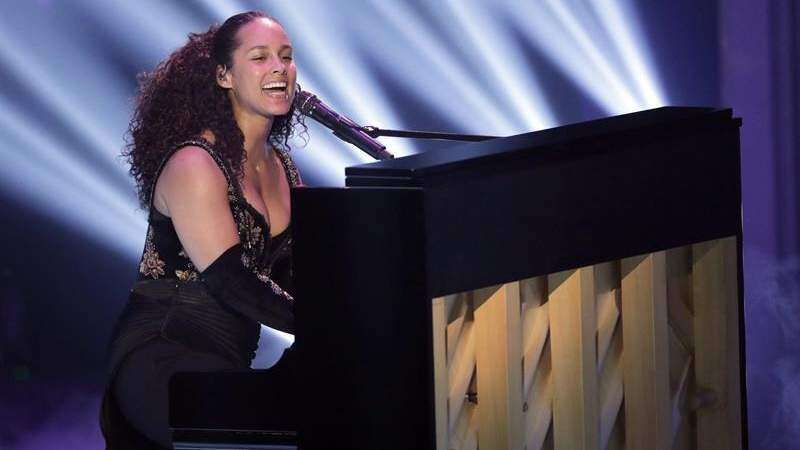 ‘Honrada’ Alicia Keys de haber conocido a PR