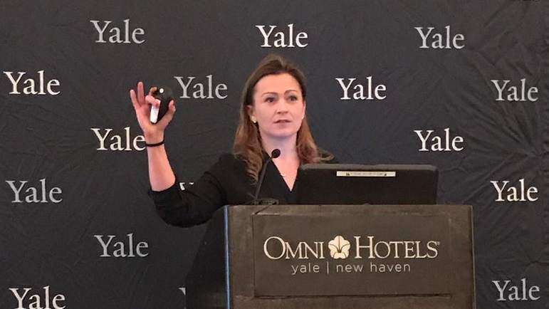 Reaparece Keleher en Yale como ‘salvadora’ de Educación