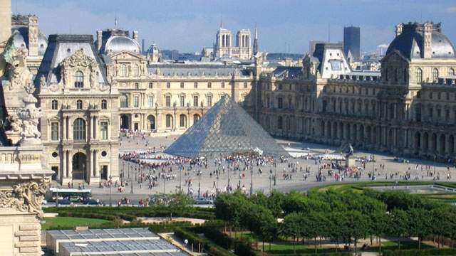 Ofrecen una noche junto a la Mona Lisa