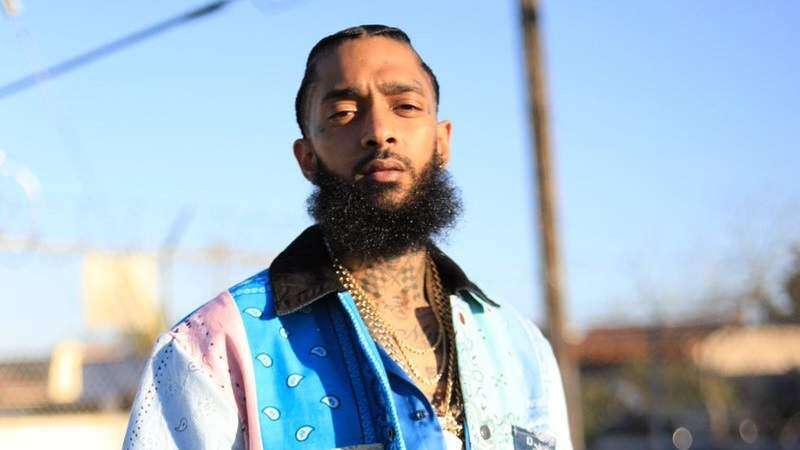 Tirotean y matan a rapero frente a su tienda de ropa