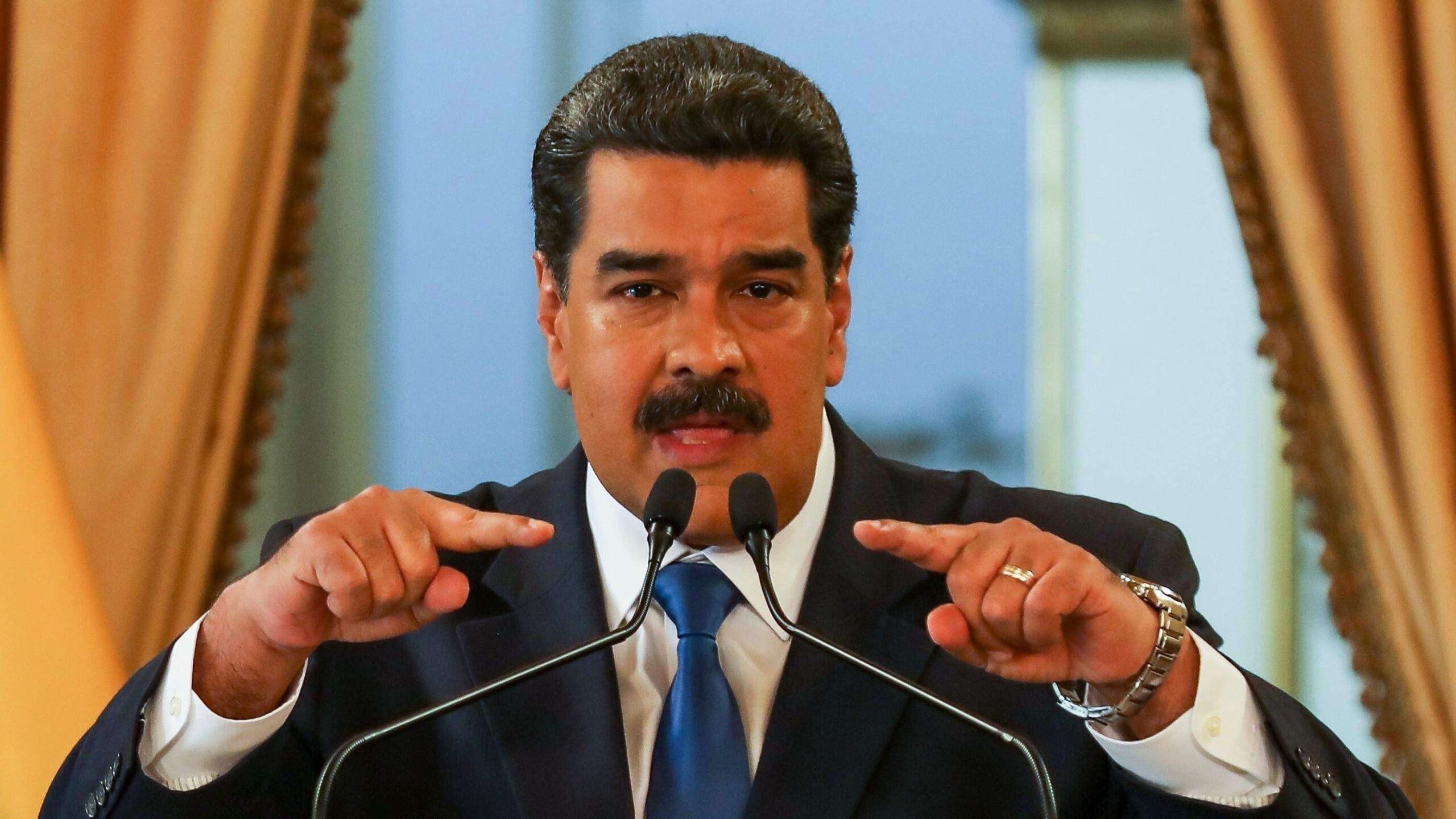 Maduro dice que Trump ‘ataca libertad de circulación’