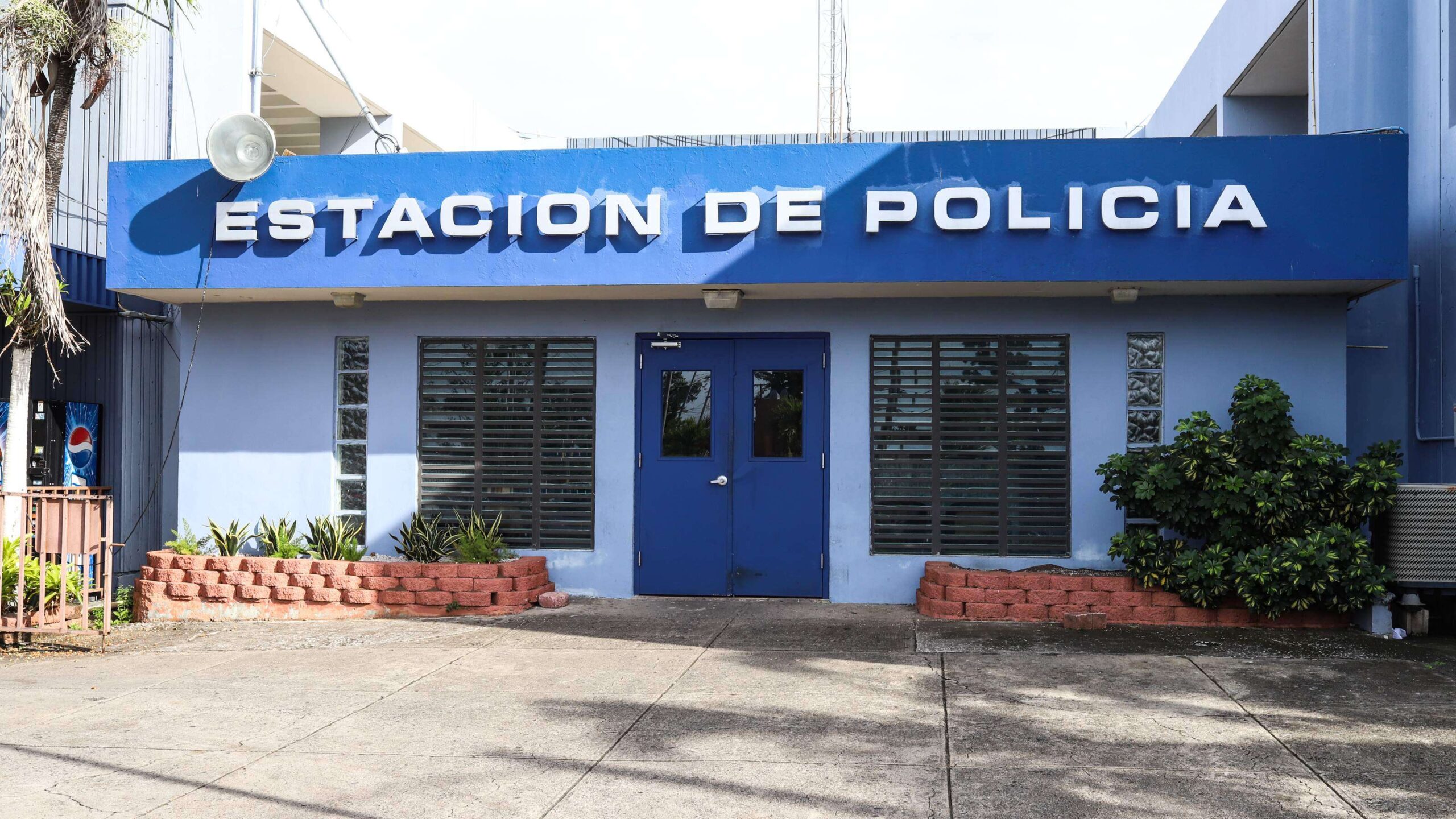 Madre cuestiona a la Policía por tiros a su hijo en la espalda
