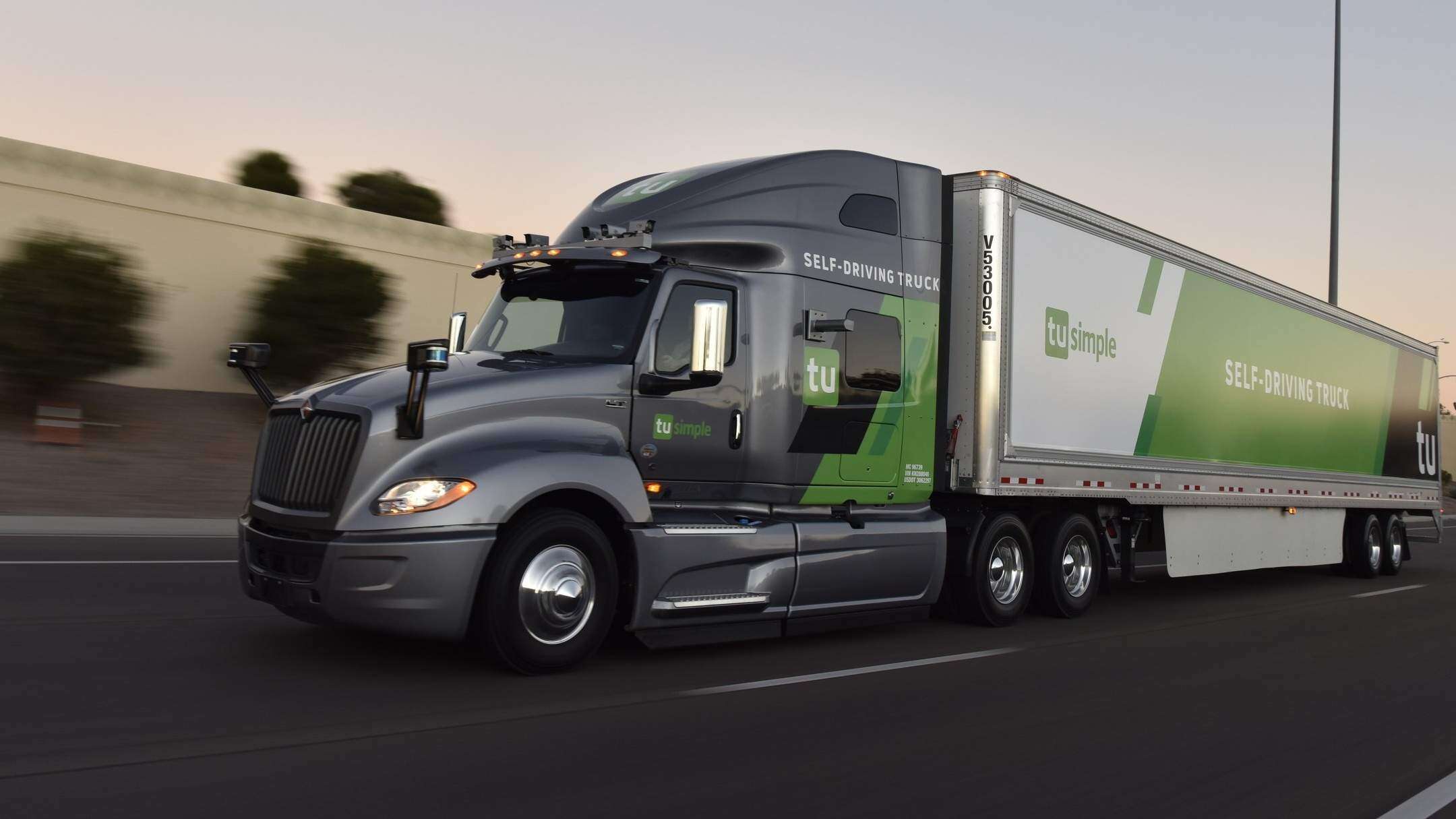 Servicio postal de EE.UU. inicia entregas en camiones sin conductor