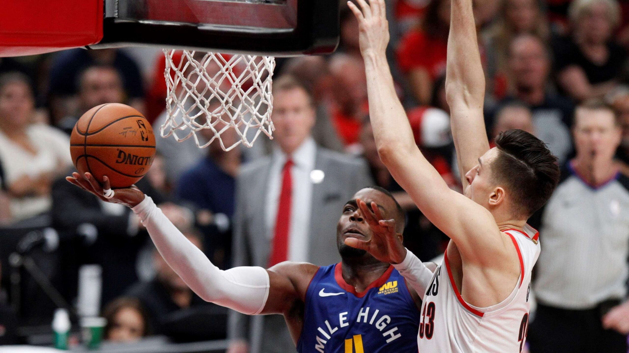Sixers y Blazers empatan sus series