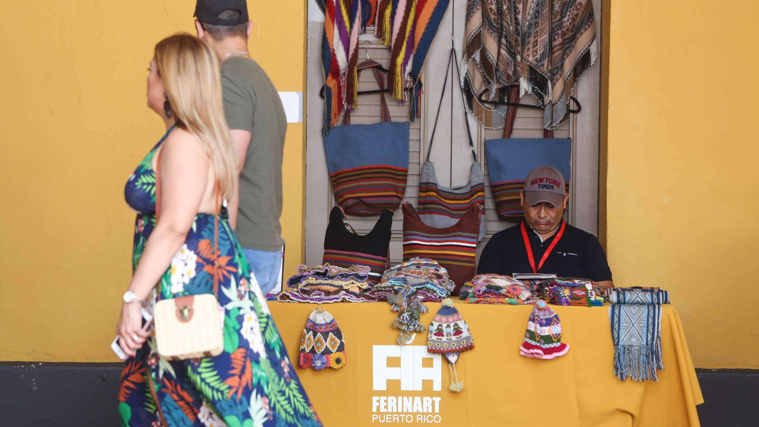 Madres celebran su día en FERINART