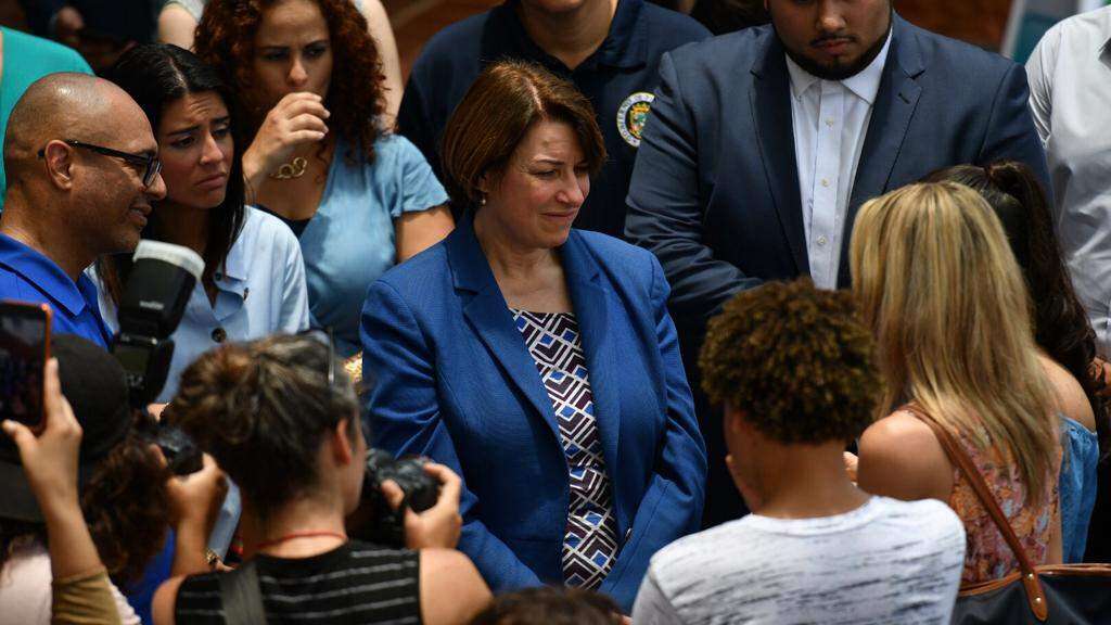Rosselló pone al día a senadora Klobuchar sobre PR