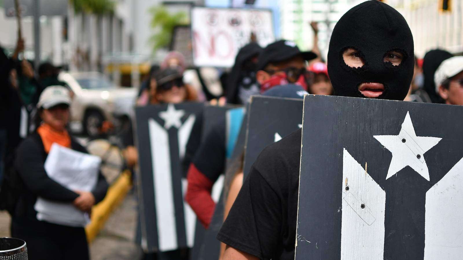 Llaman a encapucharse para evitar represalias de los patronos