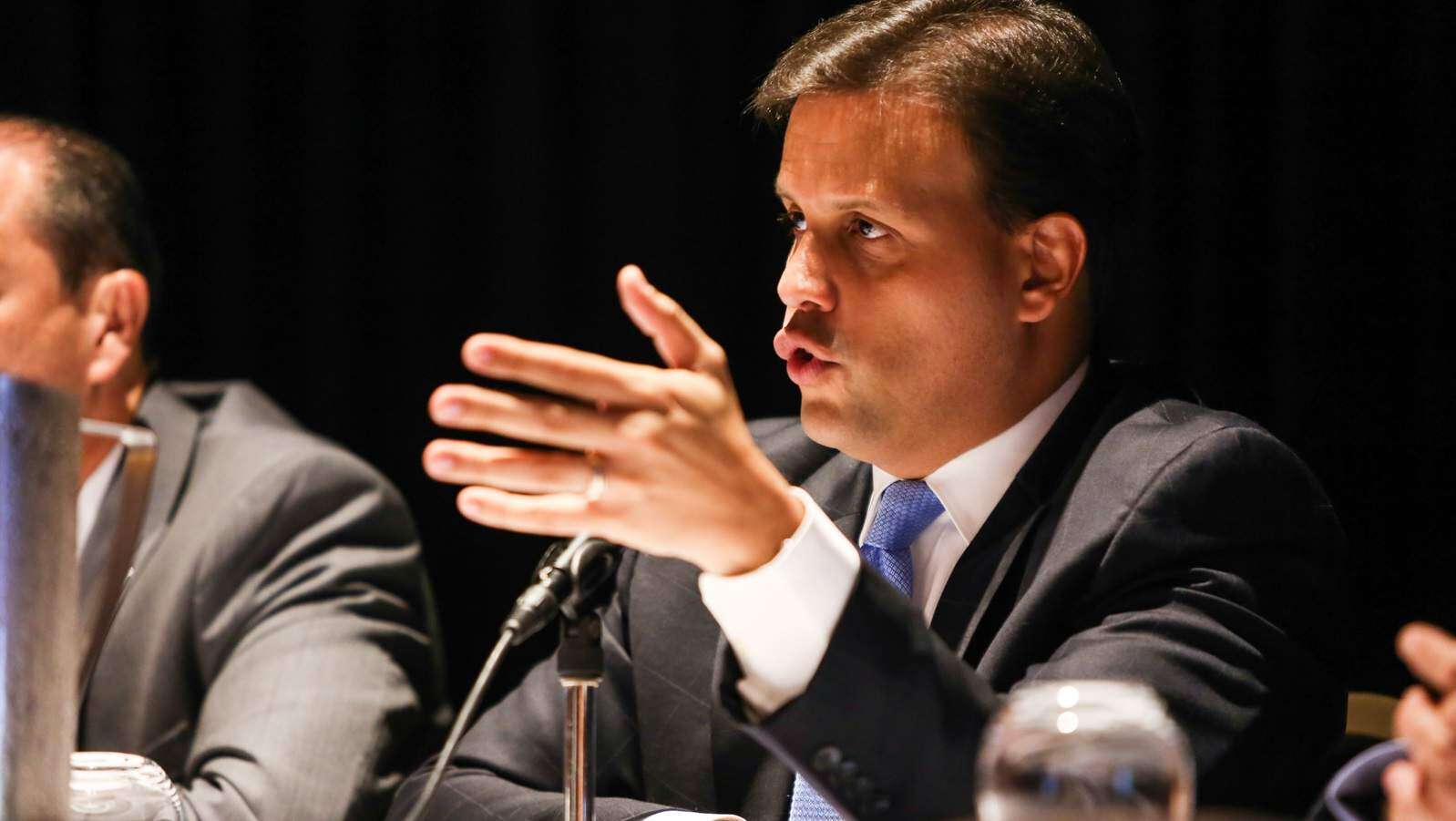 Gobierno consigue mordaza sobre información de Elías Sánchez