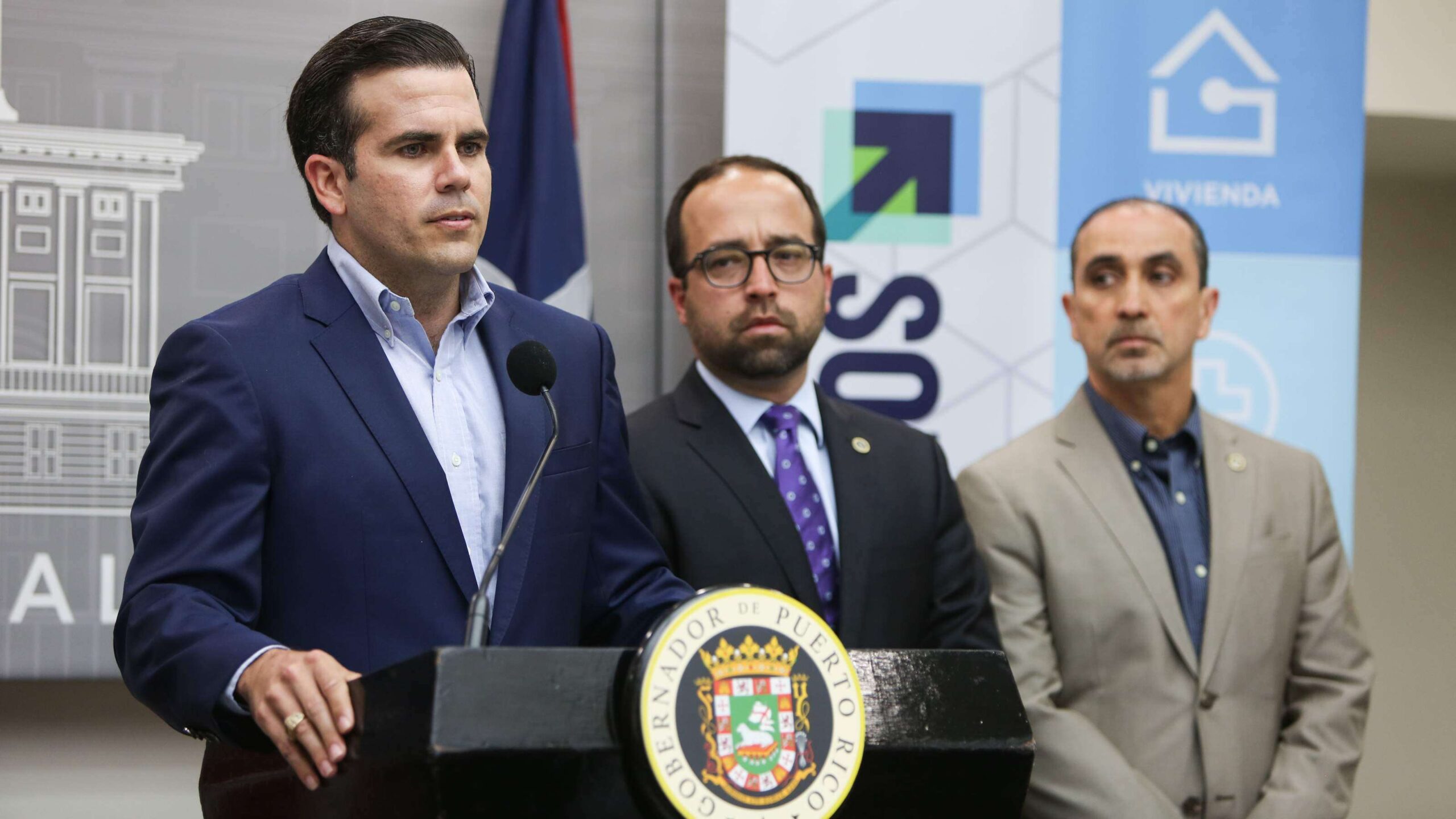 Gobernador se aferra a los tribunales para batallar la Junta