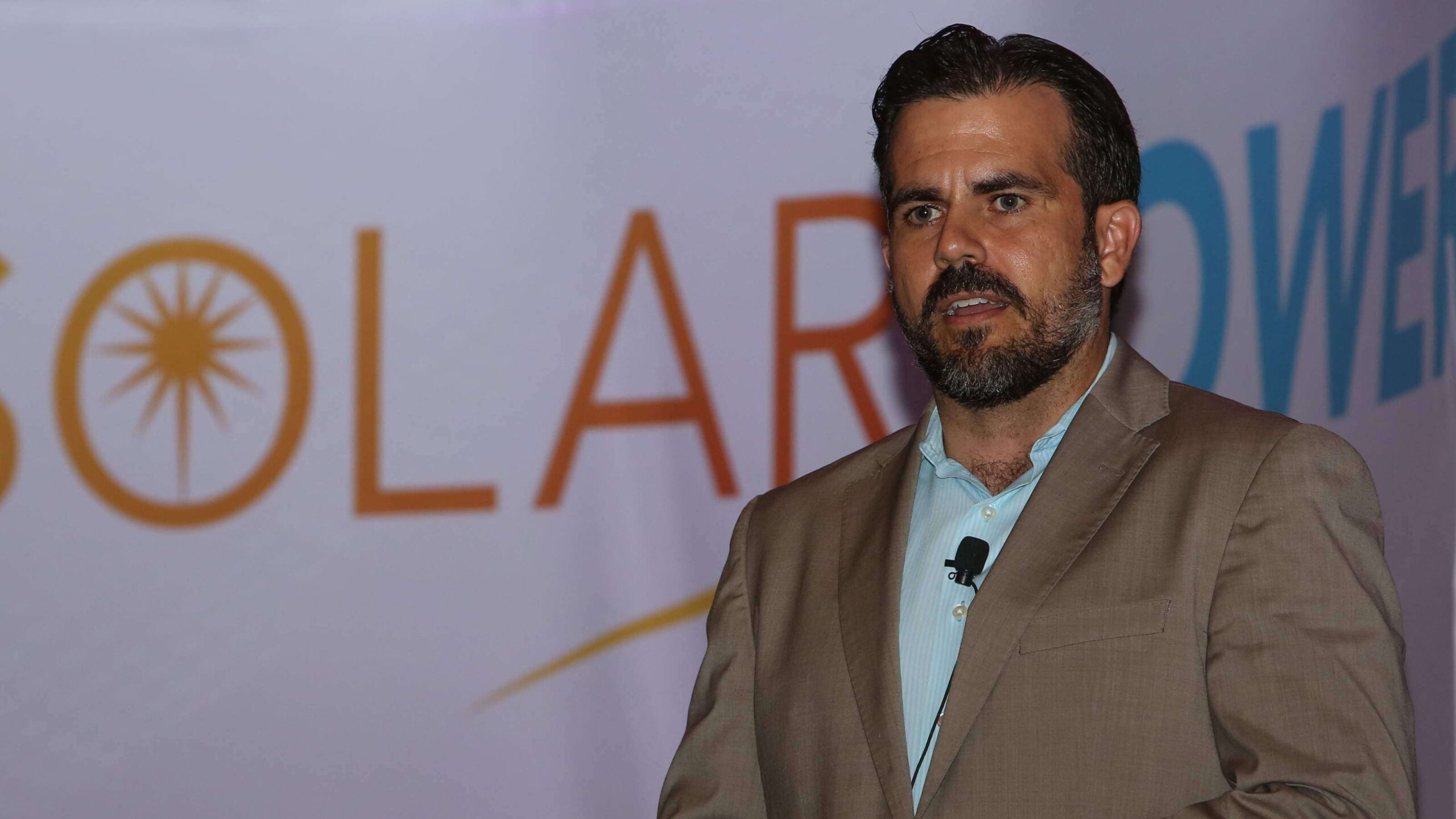 Insiste en que acuerdo con bonistas no conllevará aumento de luz