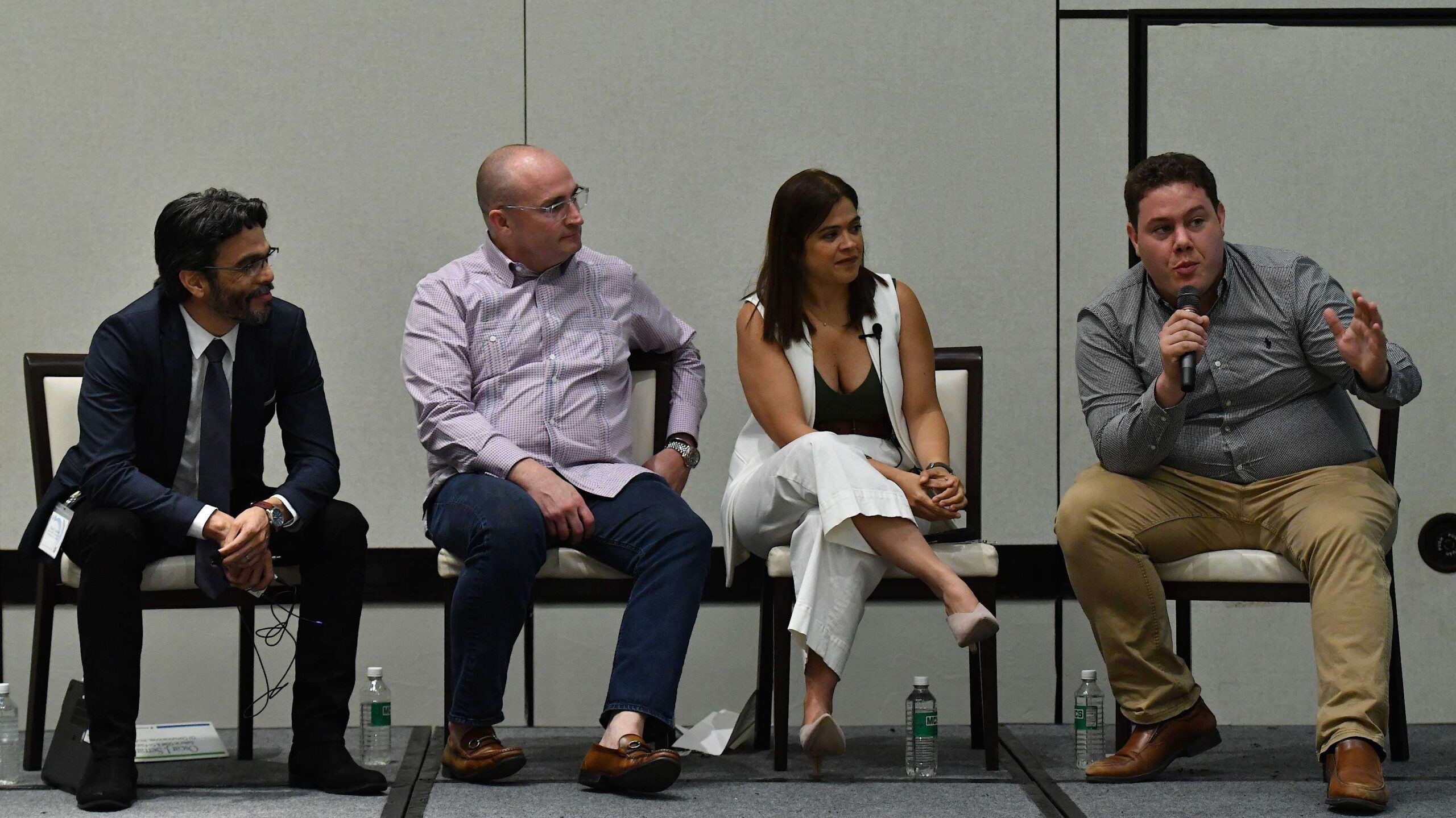 Burocracia y discrimen por género retrasan el crecimiento de negocios