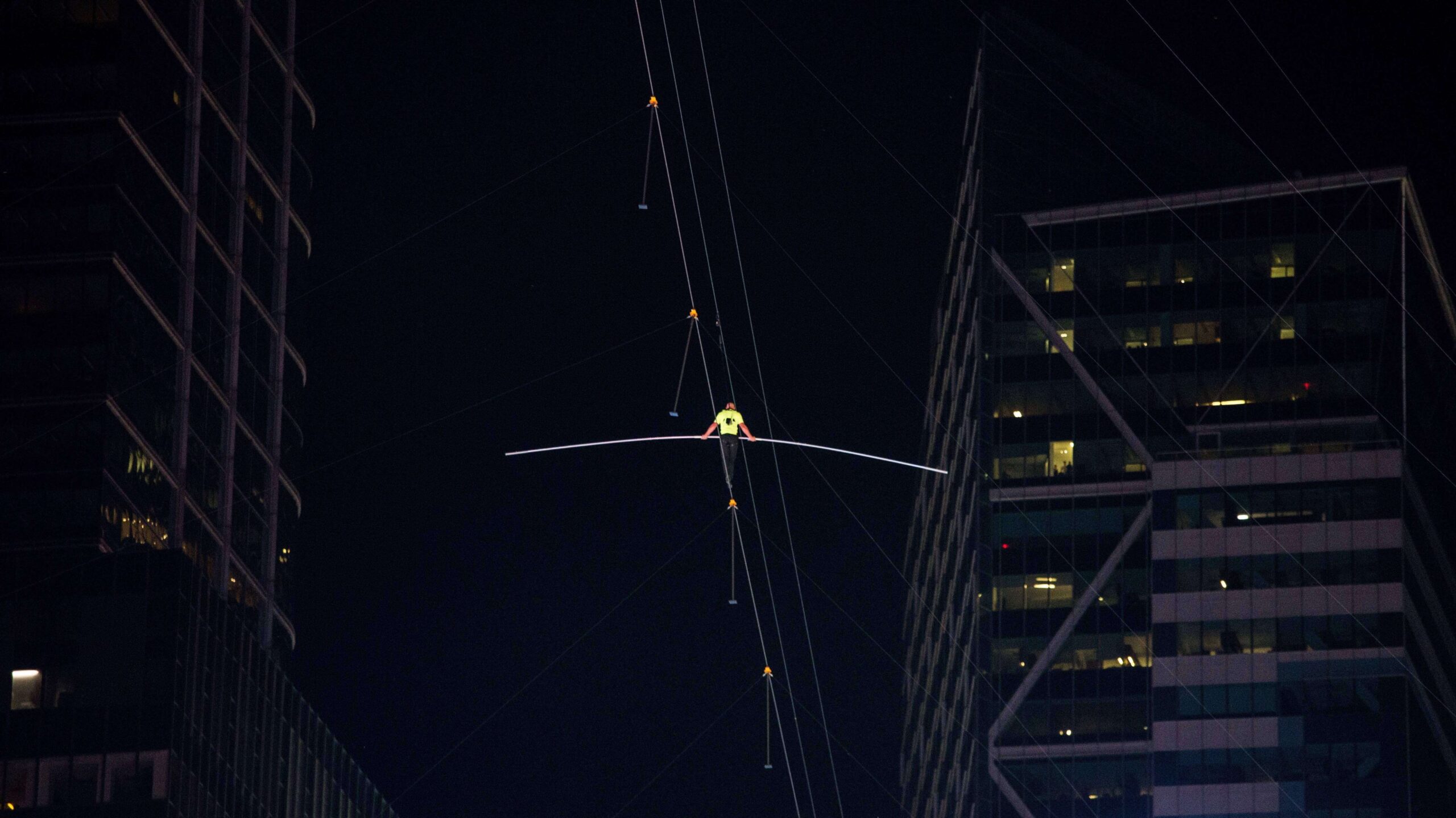 Los Wallenda cruzan Times Square