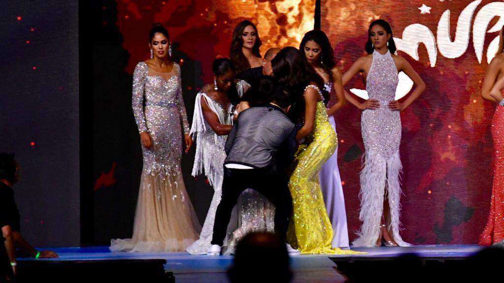 Se desmaya Miss Lares durante gala