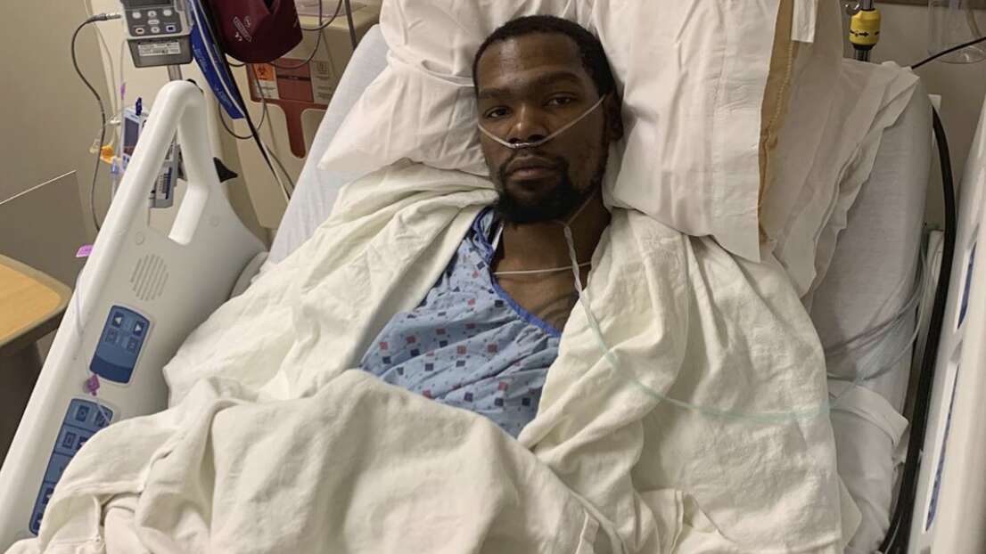 Operan a Kevin Durant para reparar tendón de Aquiles