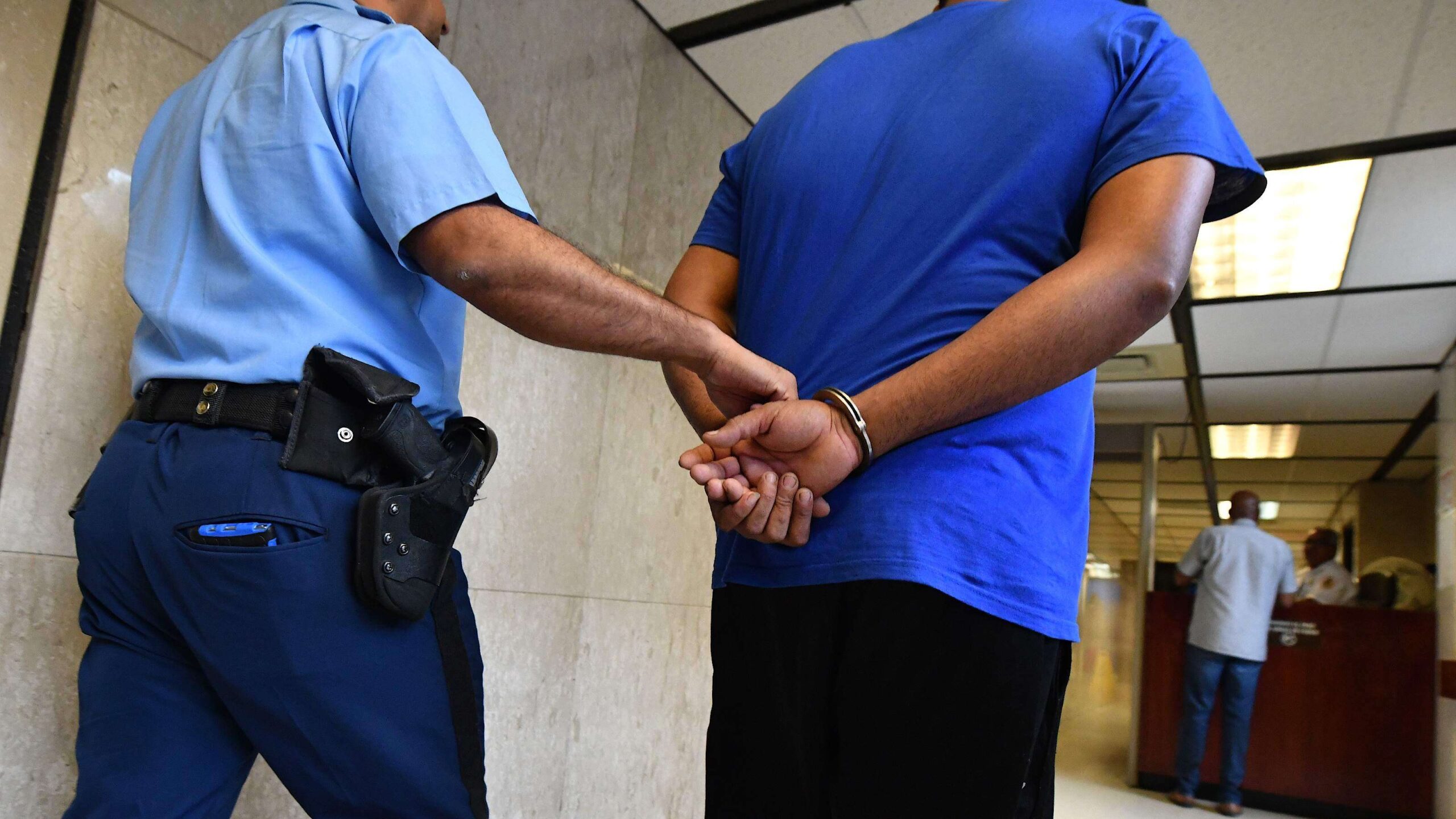 Acusado por cobrar para construir casa y dejarla a mitad