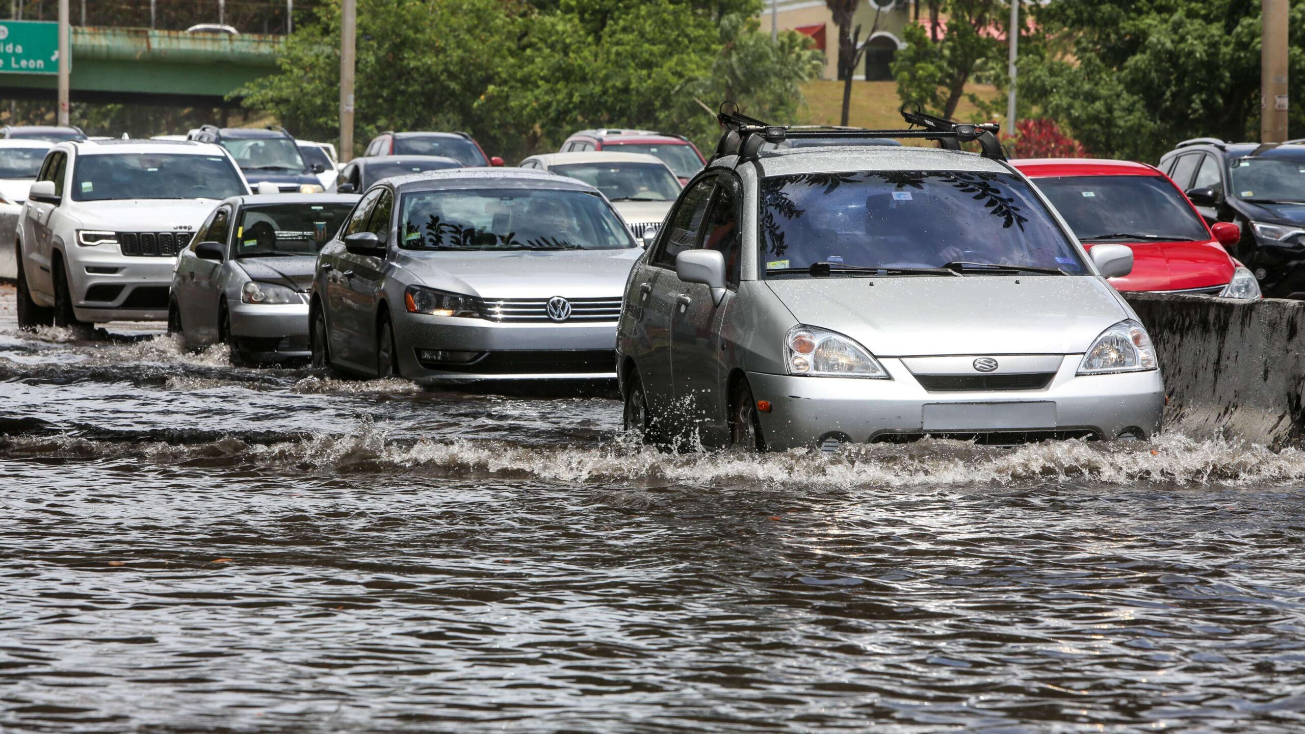 Advertencia de inundaciones para 14 pueblos