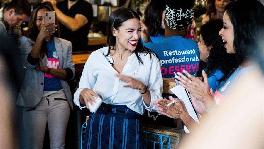 Alexandria Ocasio pide un proceso de autodeterminación para P.R.