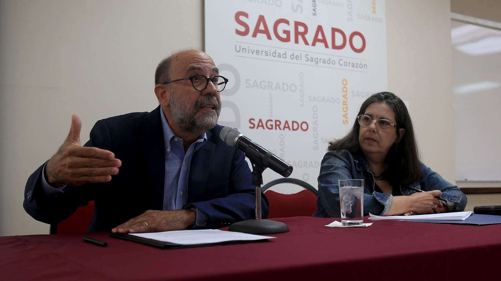 Expertos y democracia por encima de caudillos y religiosos