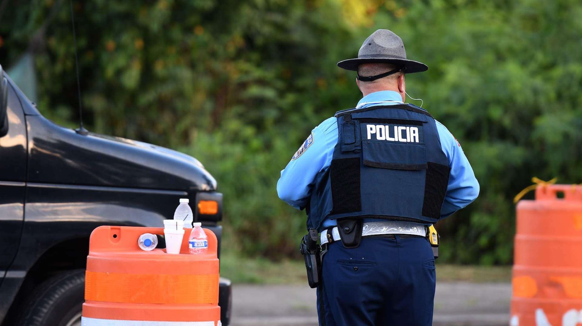 Rescatan a adultos y menores atrapados en quebrada de San Sebastián
