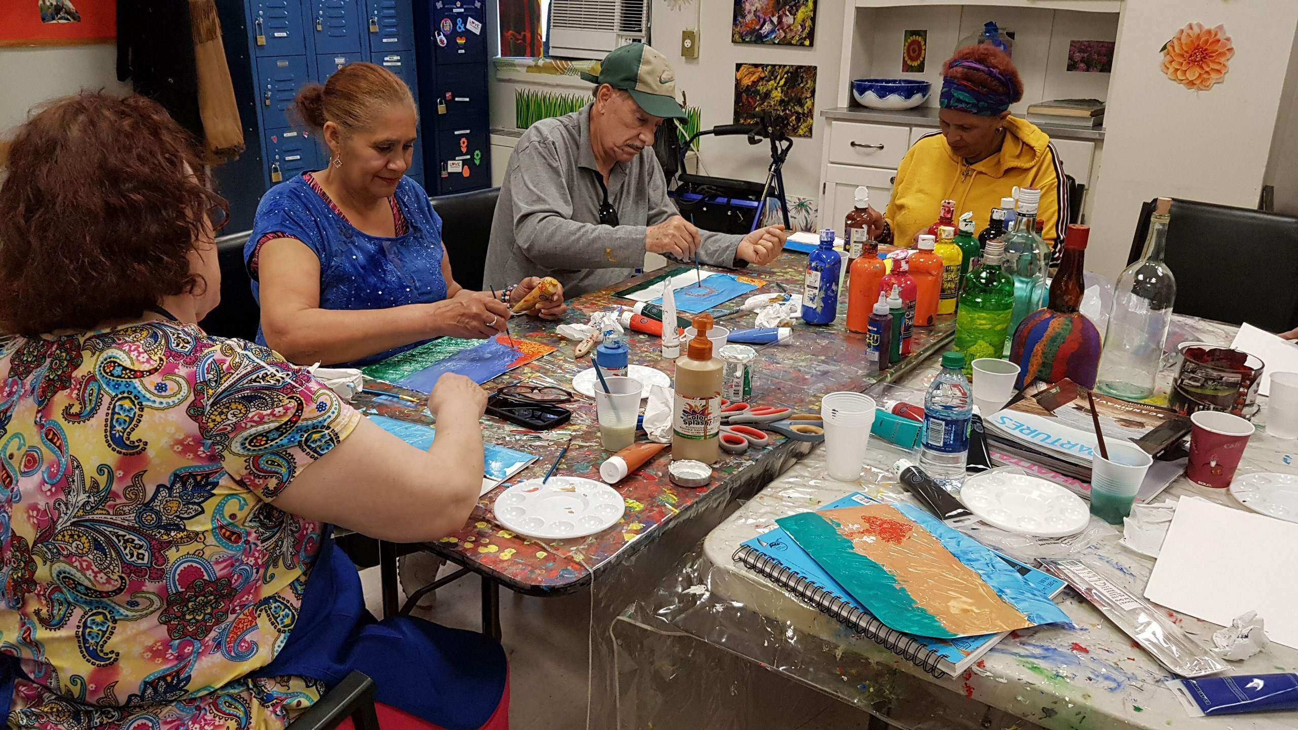 Ancianos LGBTQI se ven obligados a regresar al clóset