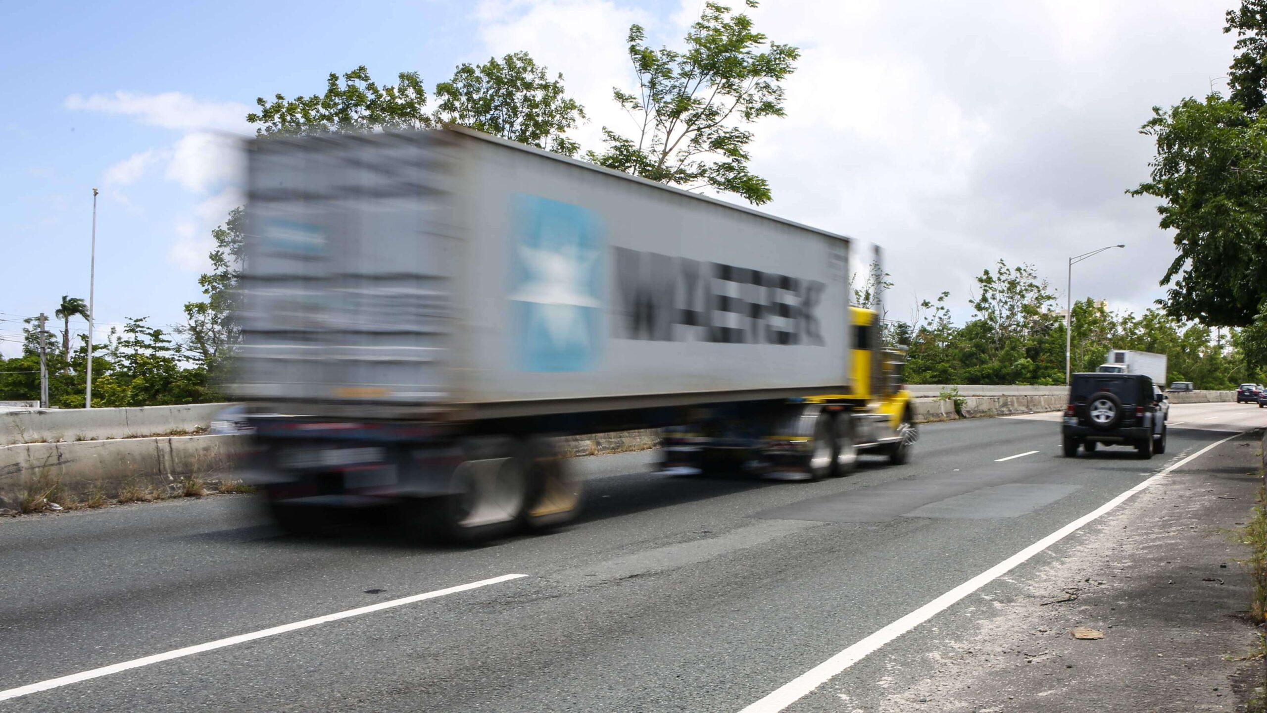 Accidente leve en el reversible de la PR 22