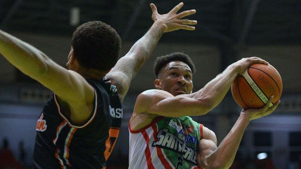 Santeros pasan a la semifinal