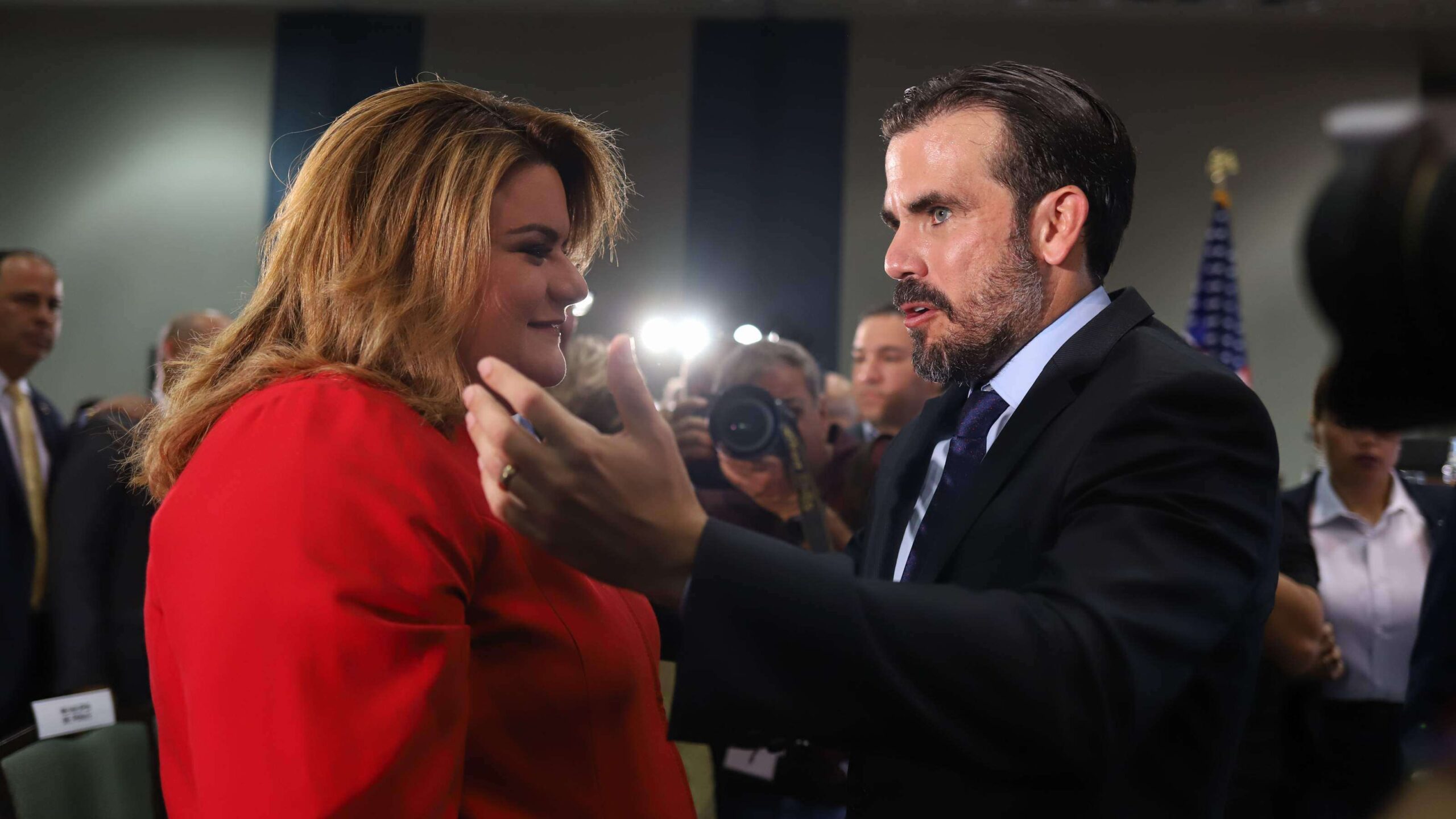 Gobernador y Comisionada siguen en carriles distintos sobre fondos federale