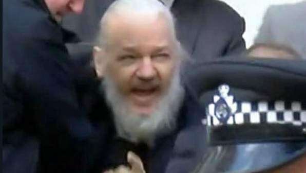 Para el 2020 el juicio contra Assange