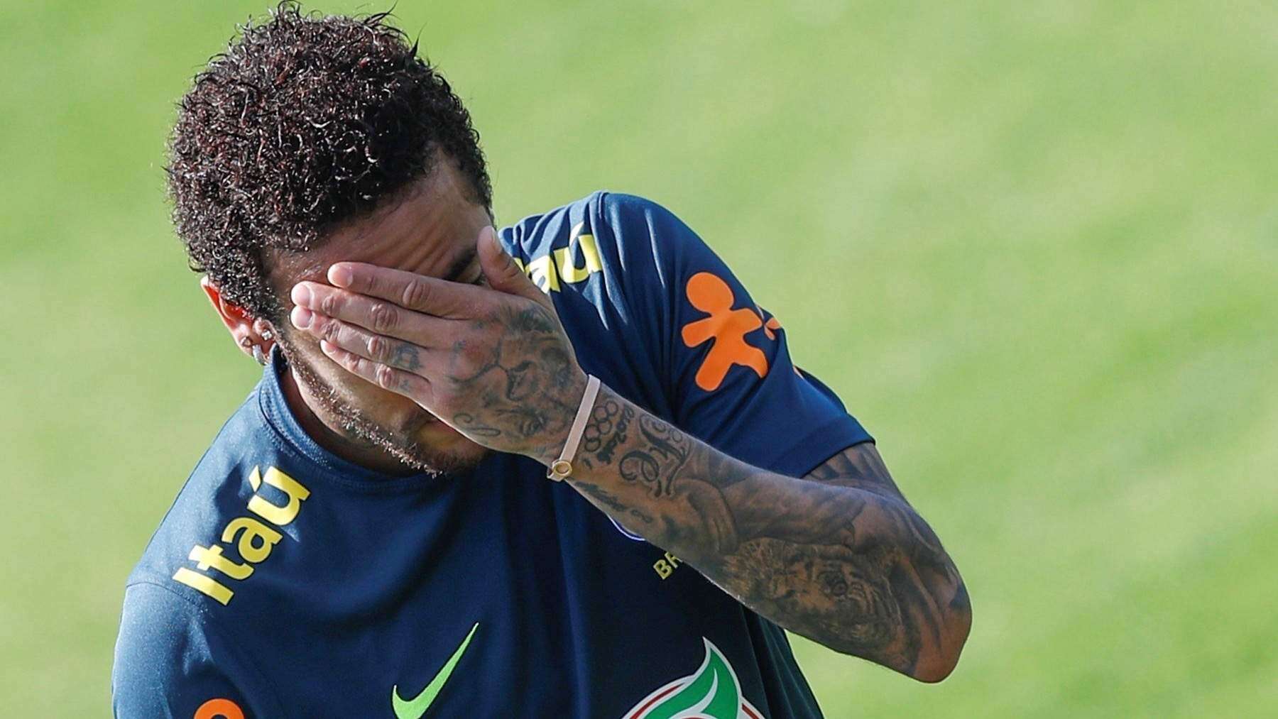 Modelo que acusa a Neymar de violación fue llevada al hospital tras declara