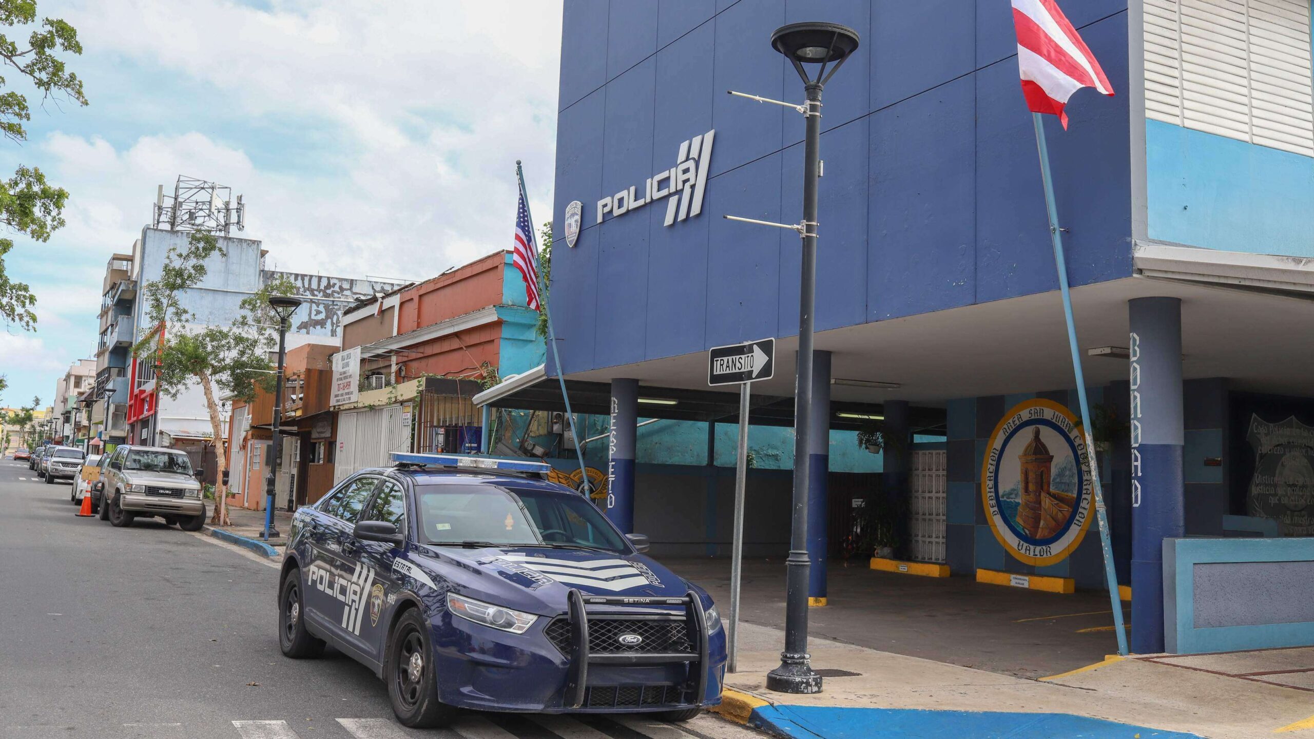 Arrestan conserje del DE por robar suministro médico