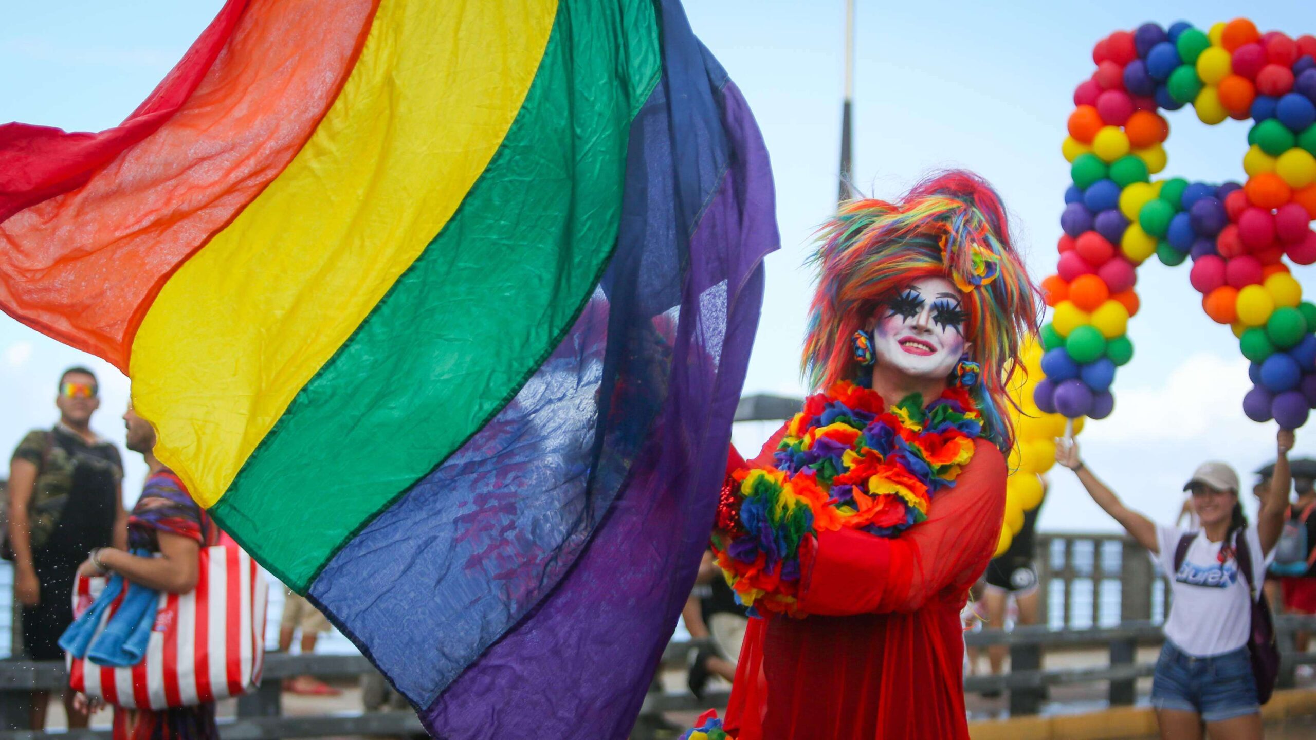 Comunidad LGBTQI celebra orgullosamente su marcha anual