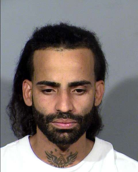 Se salva Arcángel de cargos por violencia de género