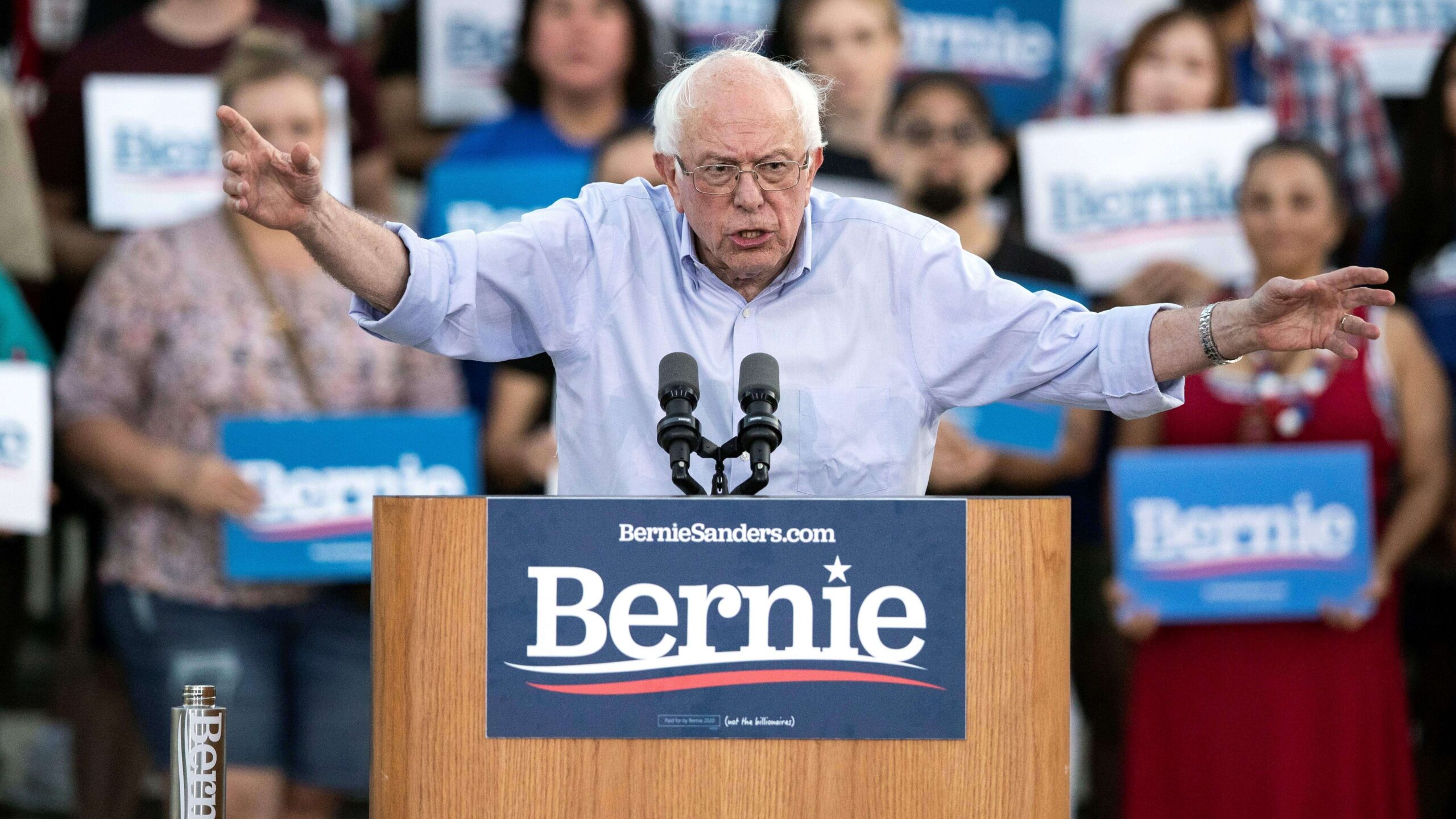 Sanders y Warren cuestionan a los demócratas moderados