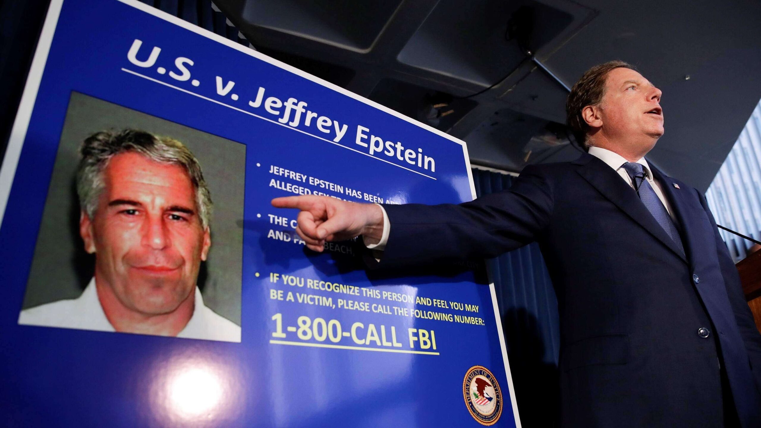 Millonario Jeffrey Epstein seguirá preso por ahora