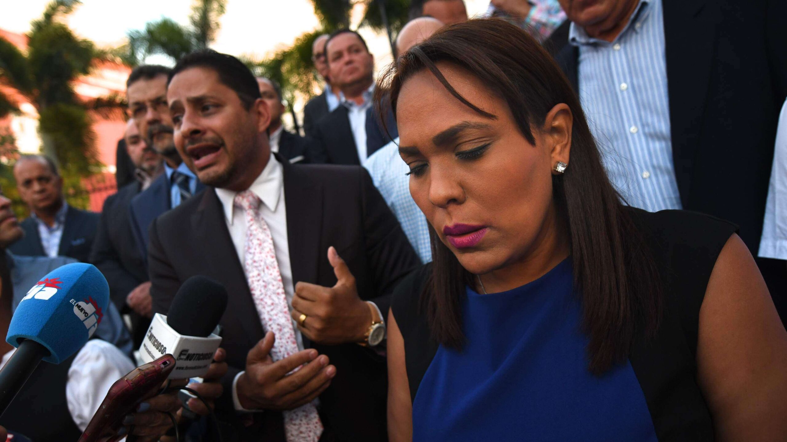 Interrumpen la única Alcaldesa al dar la cara en Fortaleza