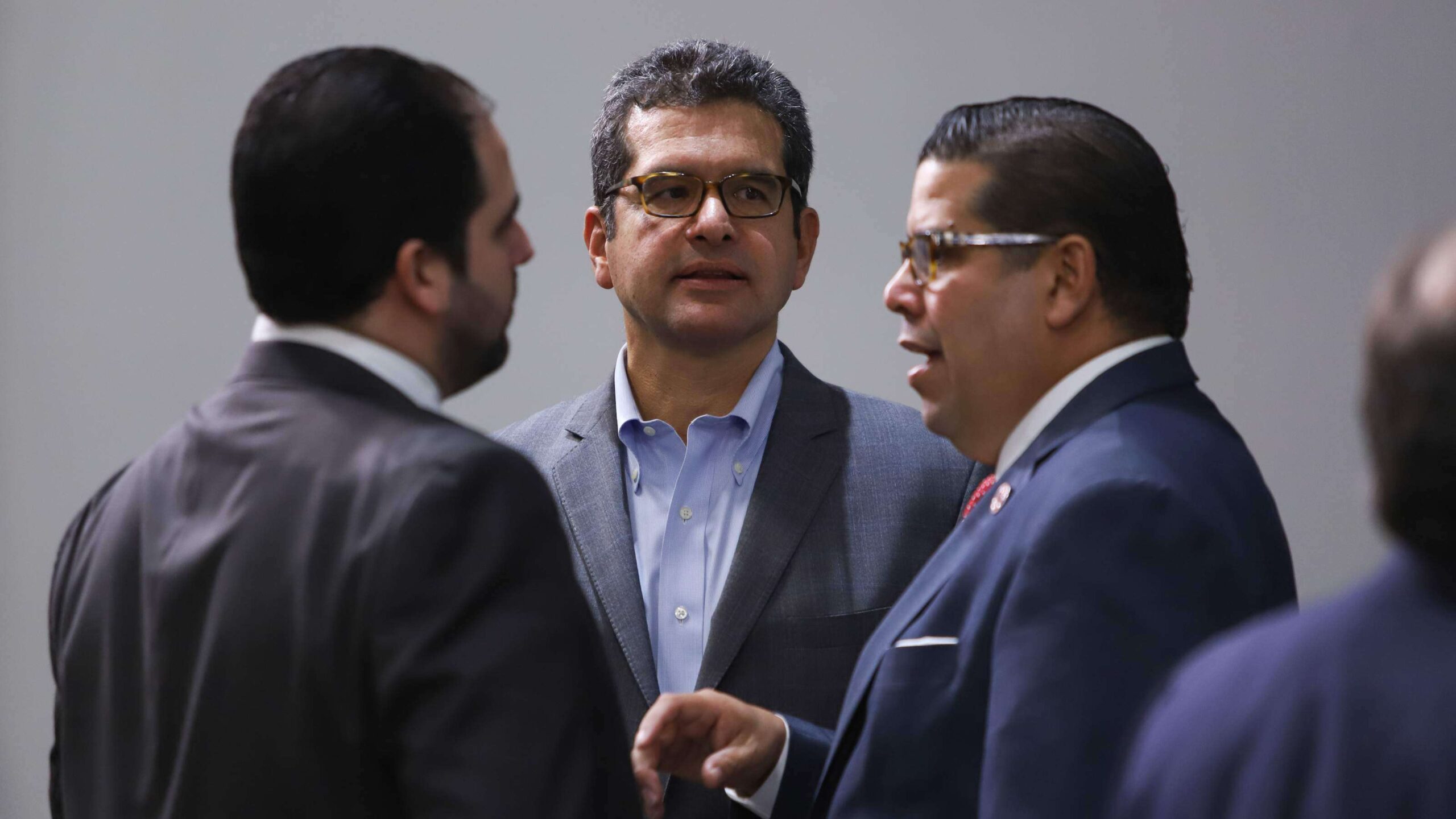 Aparece y rompe el silencio Pedro Pierluisi