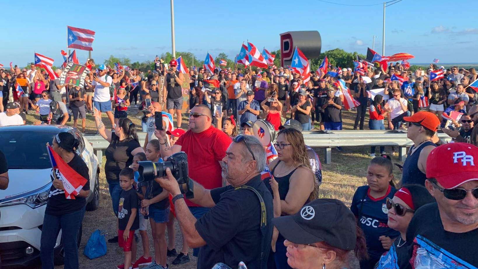 Manifestaciones por la renuncia de Rosselló llega a las letras de Ponce
