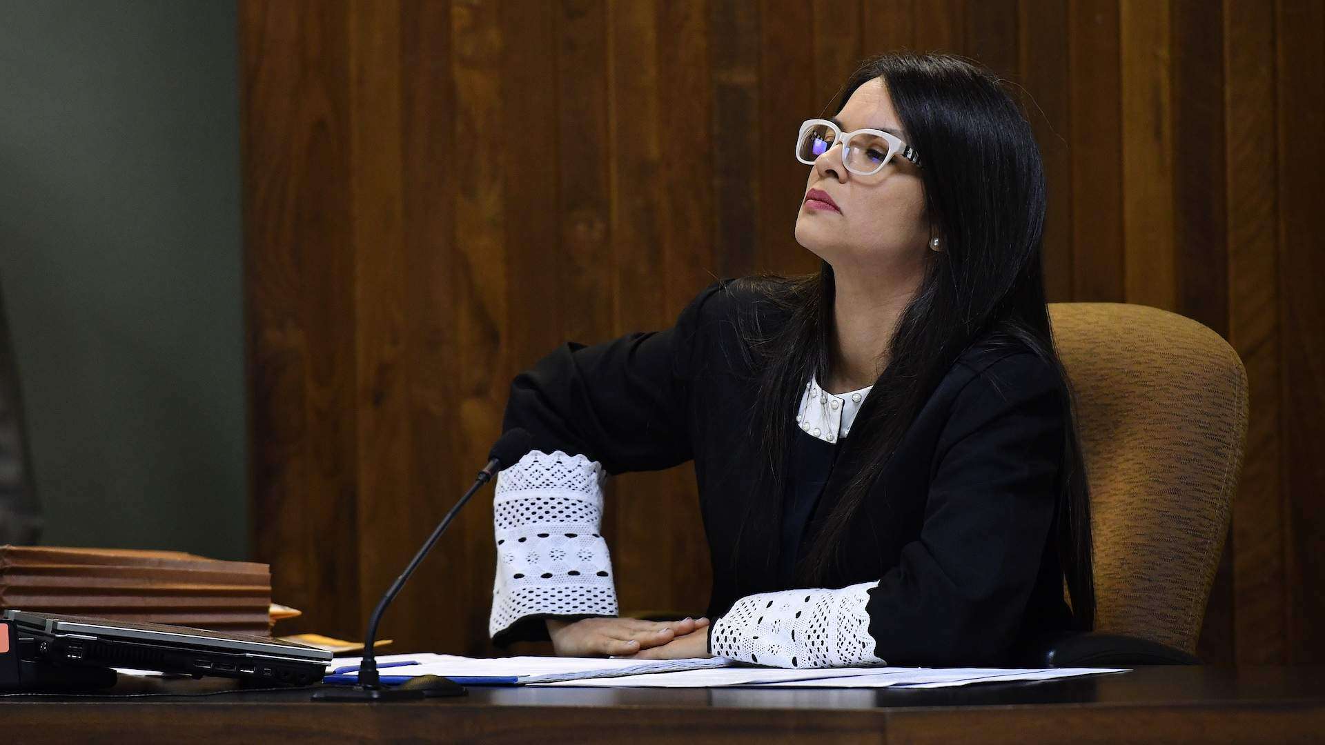 Tribunales alega que jueza tuvo tiempo para examinar expediente contra Vázq