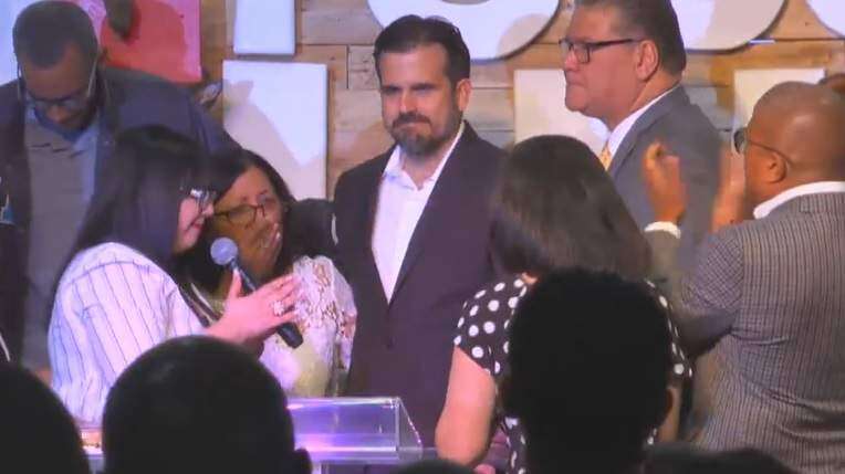 Rosselló en el Calvario: Dice que va a ‘seguir’ y piden a Dios aplacar la ‘