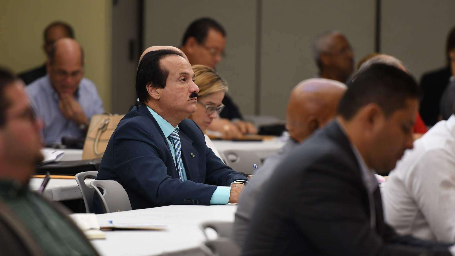 Sin cualificaciones el asesor financiero que manejó inversión en Mayagüez