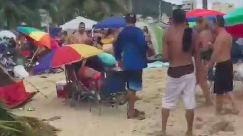Arrestan, y liberan, a uno de los luchadores en la pelea de playa de Aguadi