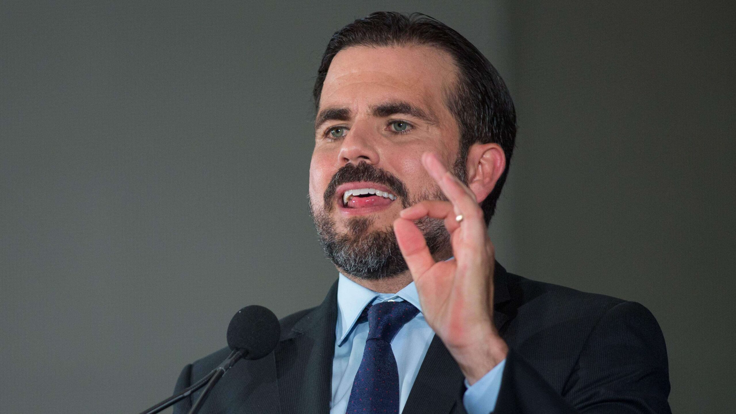 Orden ejecutiva para reparación provisional de casas afectadas por María