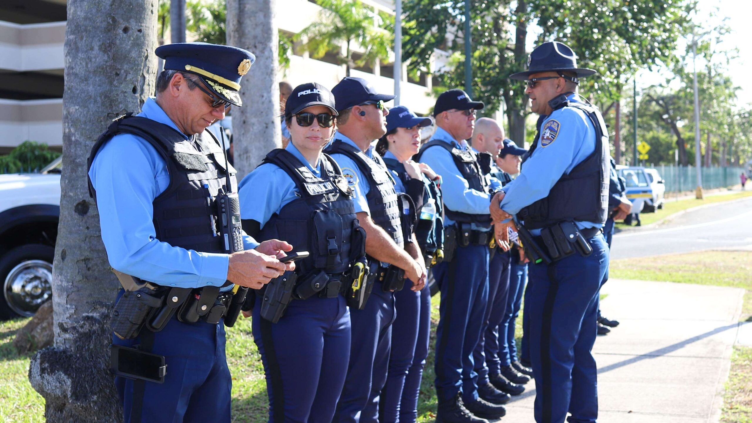 Aumentan la edad de retiro de policías y bomberos en PR